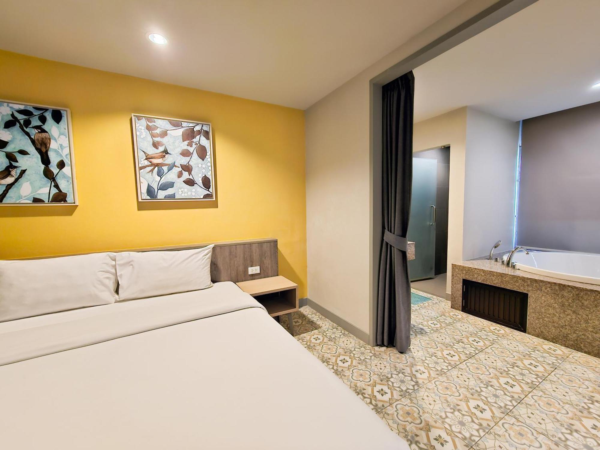 Recenta Suite Phuket Suanluang Dış mekan fotoğraf