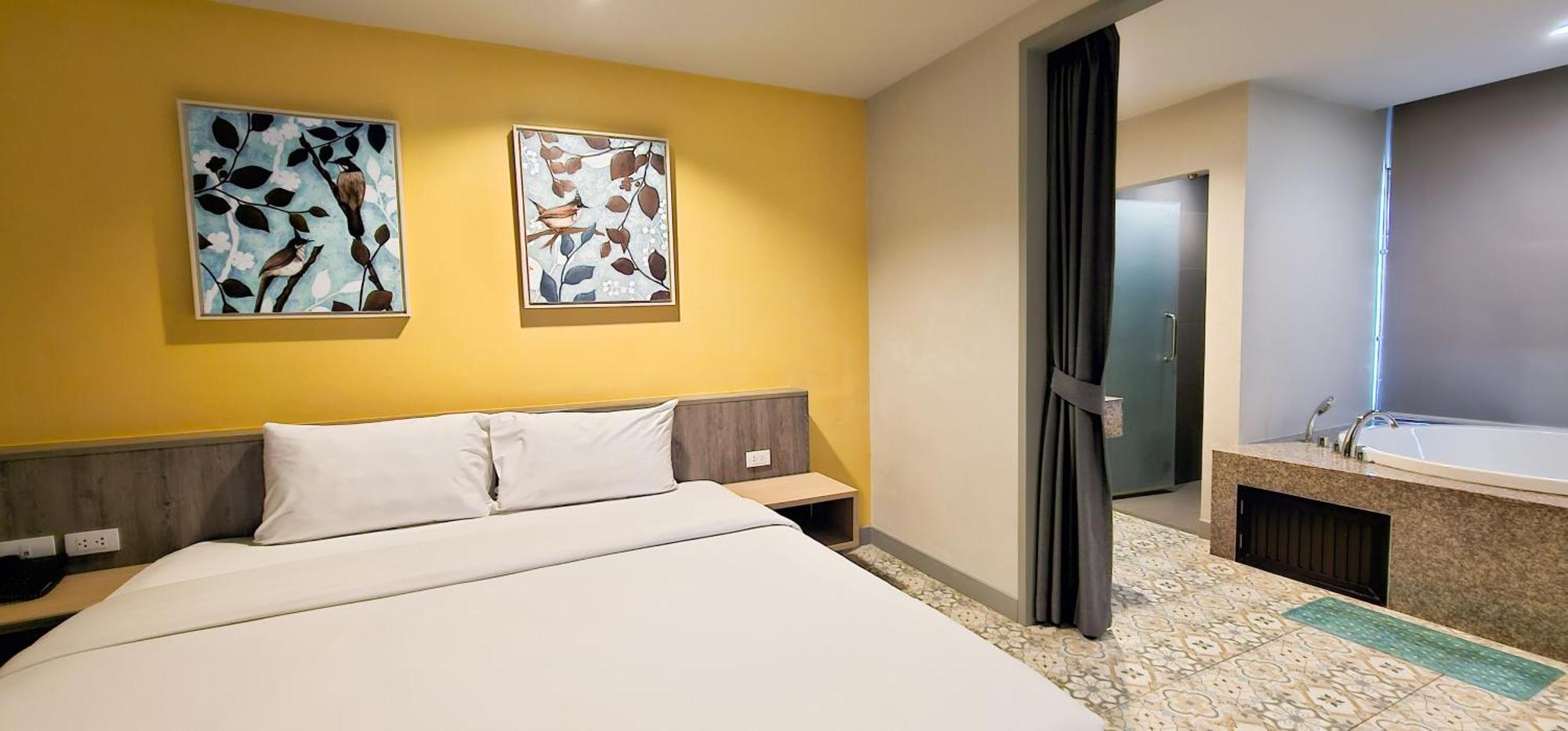 Recenta Suite Phuket Suanluang Dış mekan fotoğraf