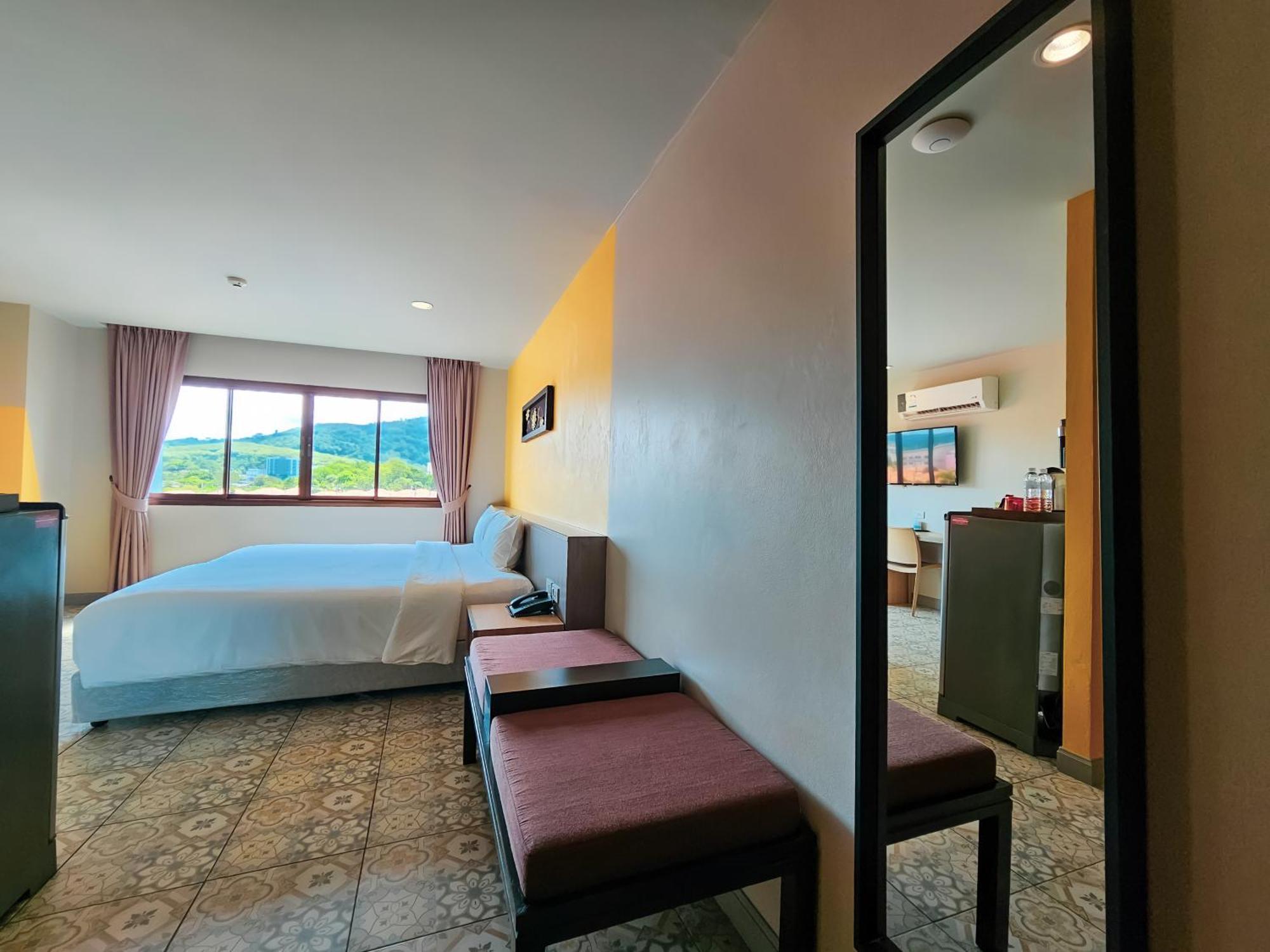 Recenta Suite Phuket Suanluang Dış mekan fotoğraf