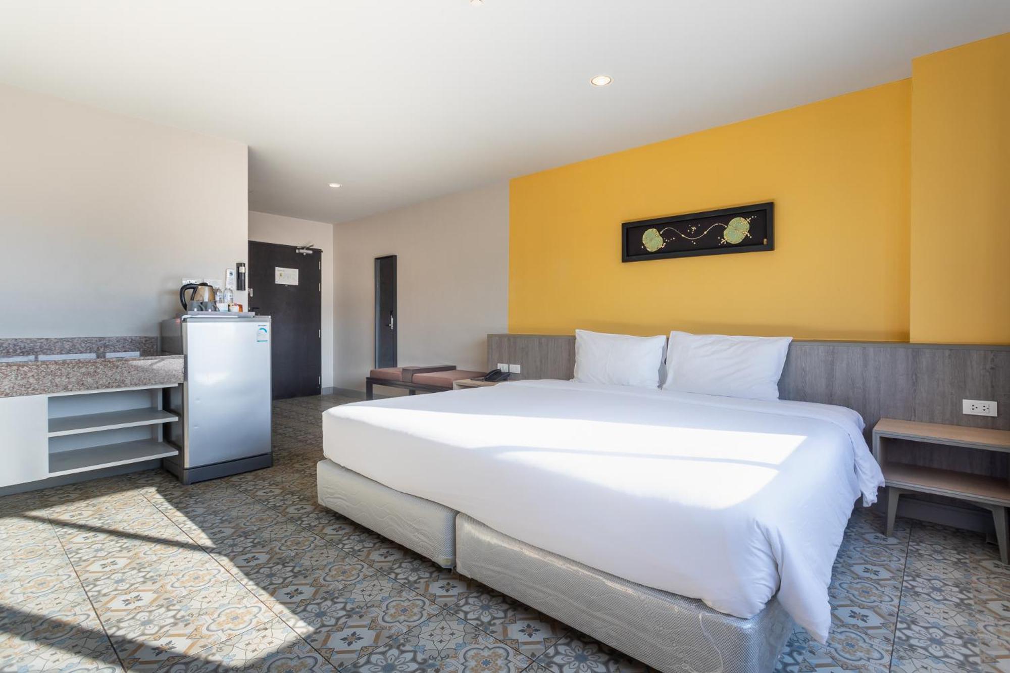 Recenta Suite Phuket Suanluang Dış mekan fotoğraf